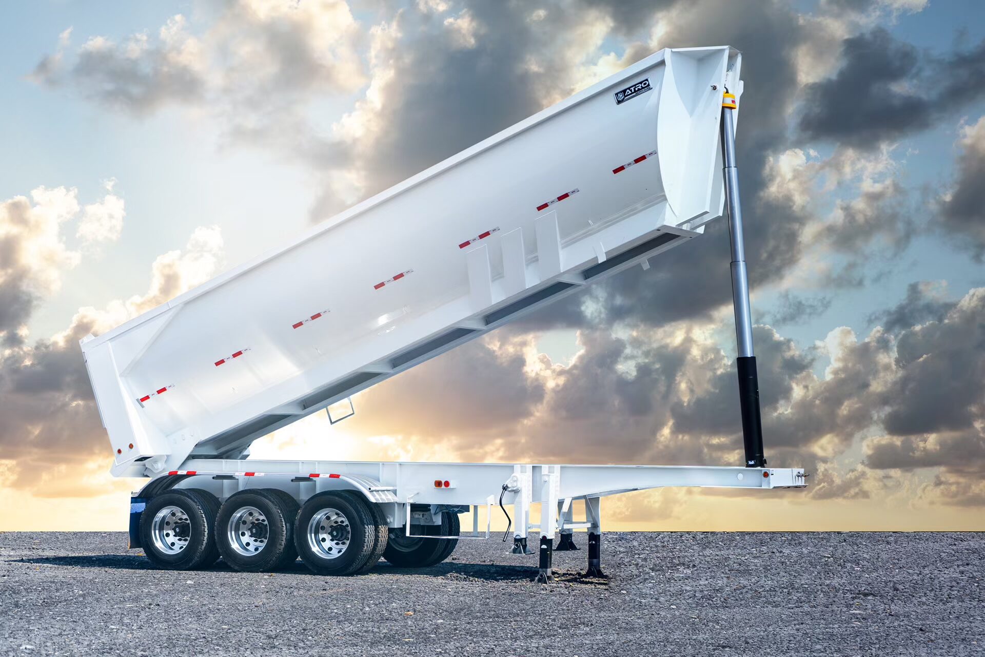 Volteo 30m³ tipo Media Caña 3 Ejes